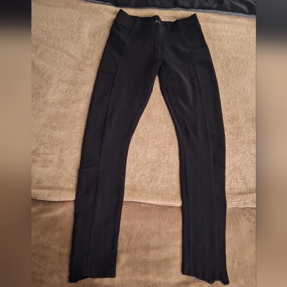 Ci Sono Classic Black Leggins. Bundle 3+ items & save 25% automatically! 🛍️